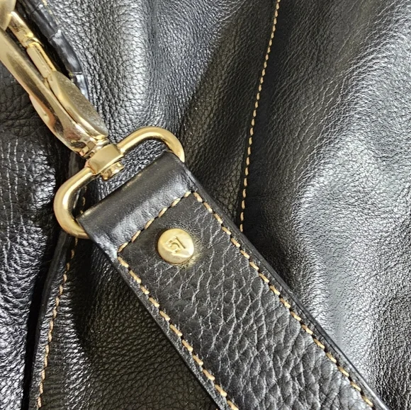 Lauren Conrad leather bag with removable strap - Picture 8 of 9